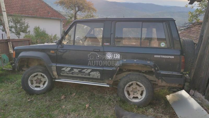 Isuzu Trooper 