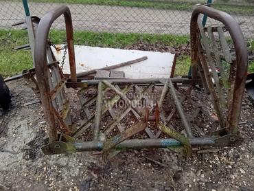 Tri krila donje veće.