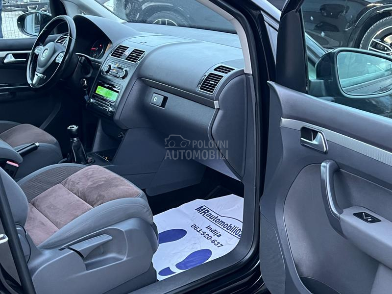 Volkswagen Touran 2.0TDI HIGHLINE/LED