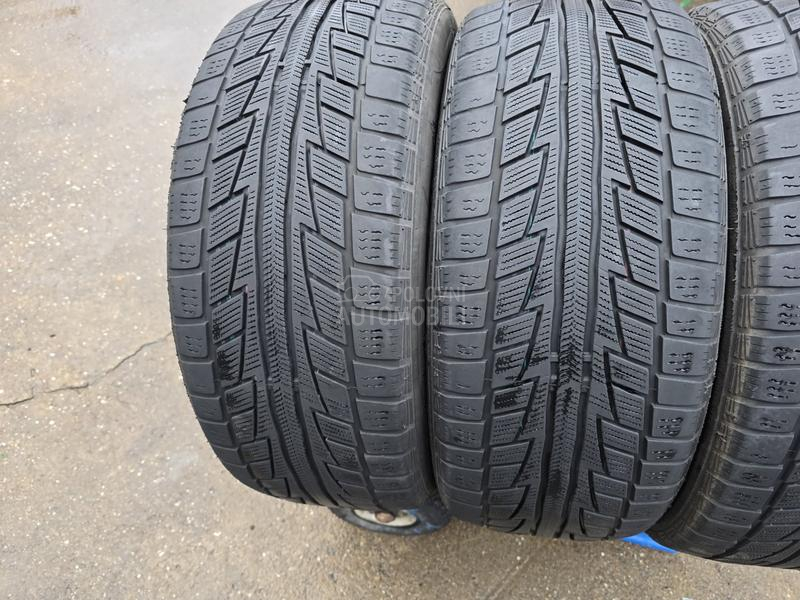 Nankang 225/50 R17 Zimska