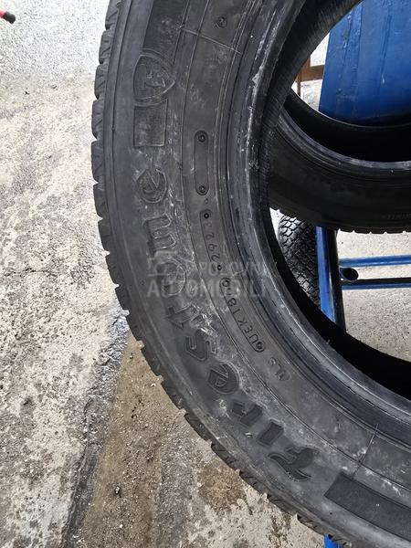 Firestone 215/65 R16 Zimska
