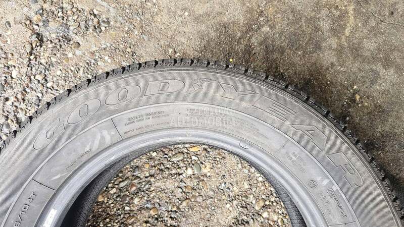 Goodyear 215/65 R16 Zimska