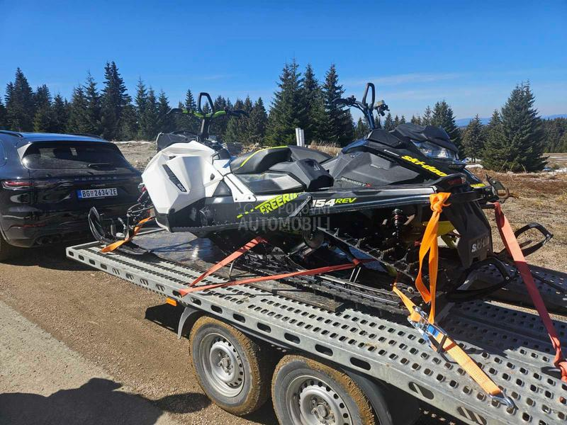 Bombardier ski dooFreeride  Summit