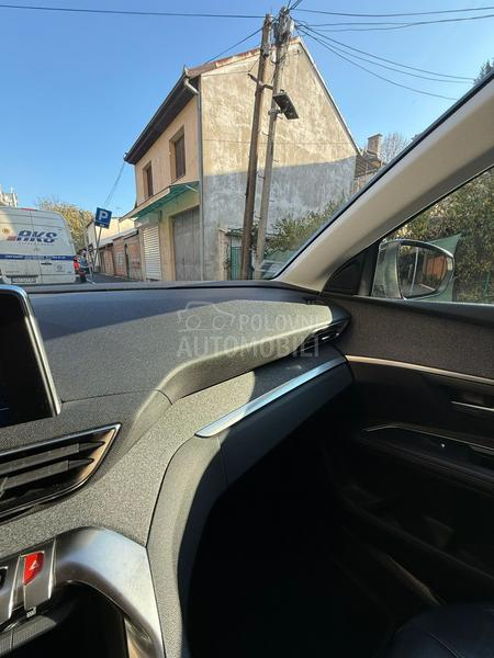 Peugeot 5008 1.2