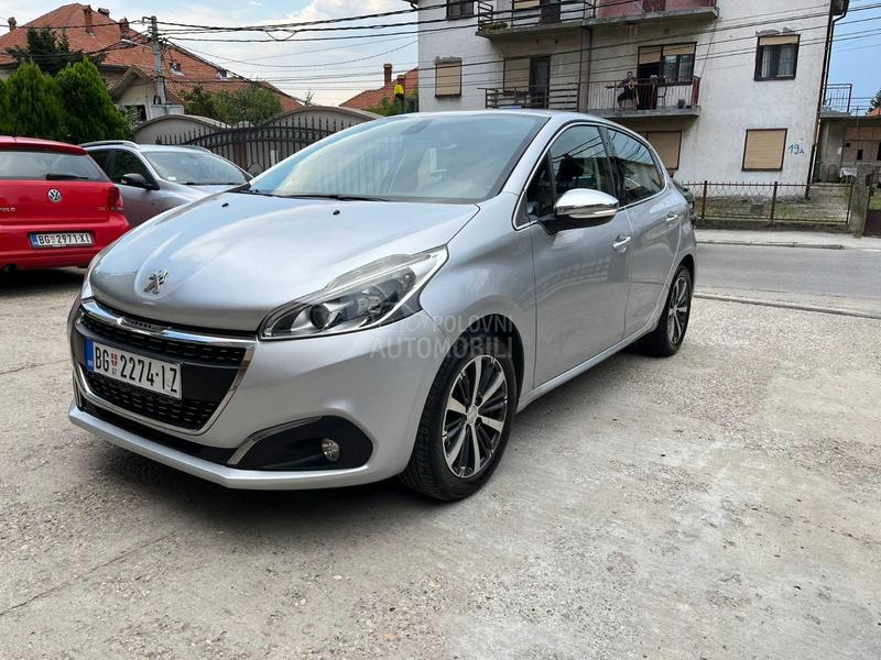 Peugeot 208 