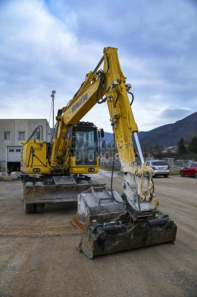 Komatsu PW148 10