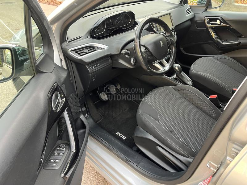 Peugeot 208 1.2 ALLURE ODLIČAN