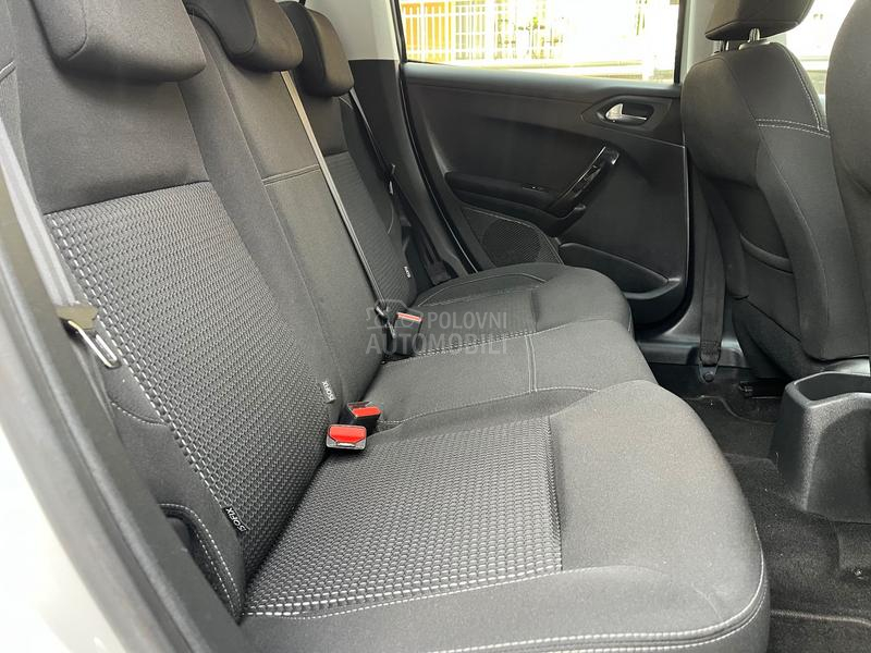 Peugeot 208 1.2 ALLURE ODLIČAN