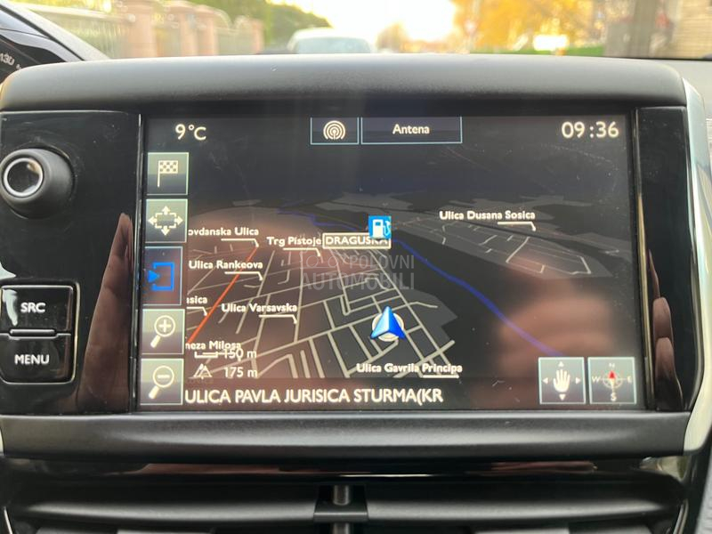 Peugeot 208 1.2 ALLURE ODLIČAN