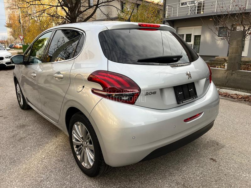Peugeot 208 1.2 ALLURE ODLIČAN
