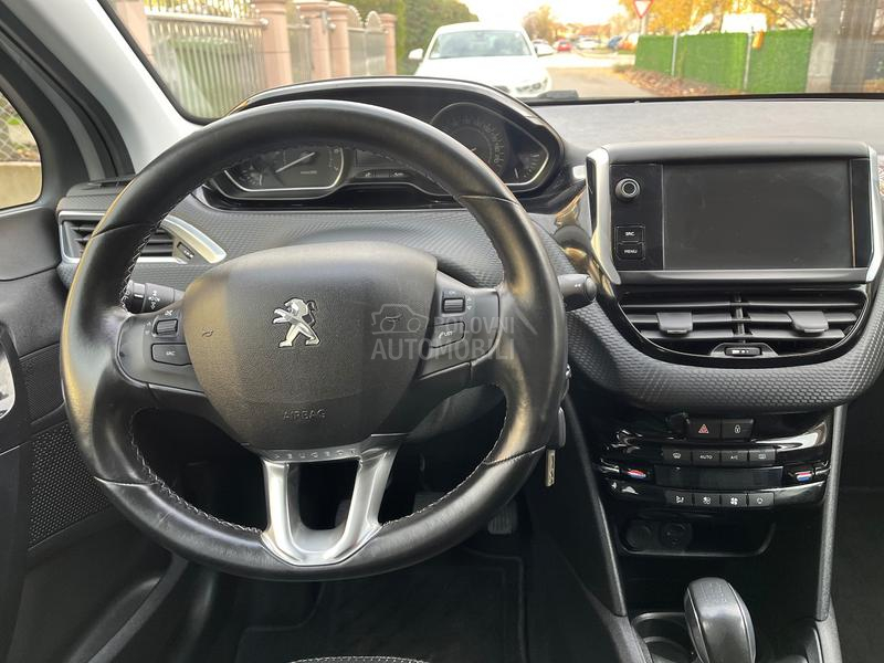 Peugeot 208 1.2 ALLURE ODLIČAN