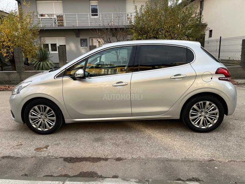 Peugeot 208 1.2 ALLURE ODLIČAN