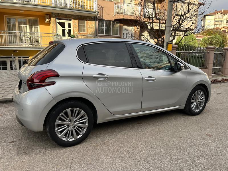 Peugeot 208 1.2 ALLURE ODLIČAN
