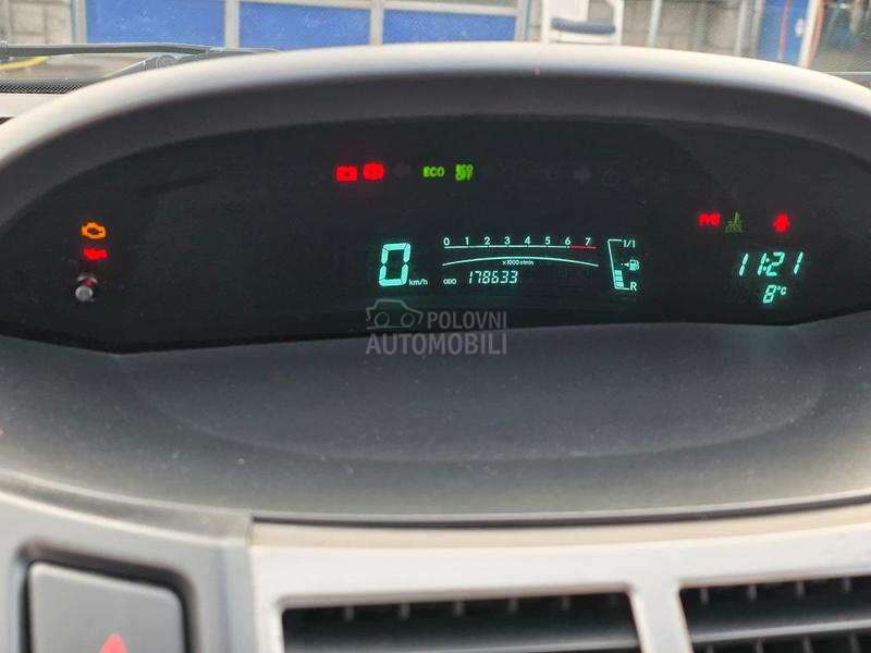 Toyota Yaris 1.33 vvt-i