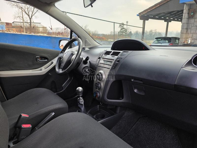 Toyota Yaris 1.33 vvt-i