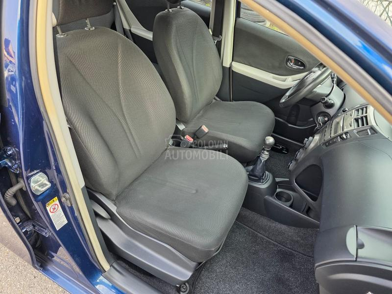 Toyota Yaris 1.33 vvt-i