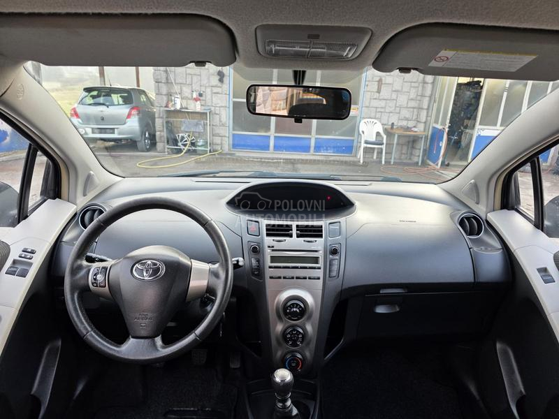 Toyota Yaris 1.33 vvt-i