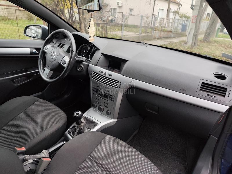 Opel Astra H GTC