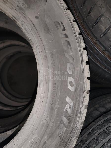 Pirelli 215/60 R16 Zimska