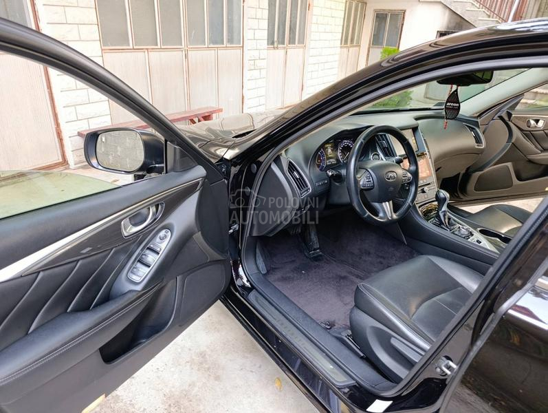 Infiniti Q50 