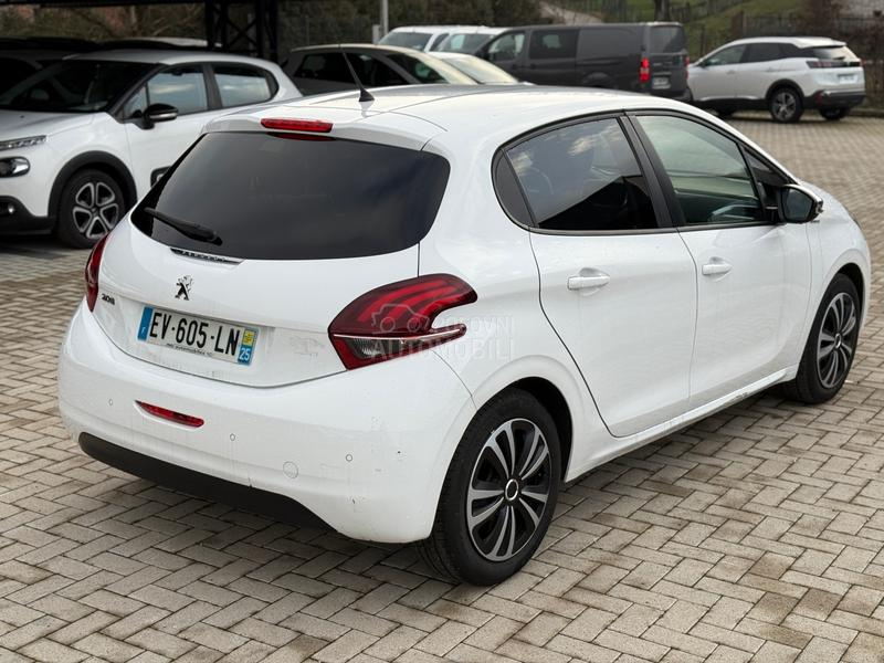 Peugeot 208 Style 1.2 PureTech