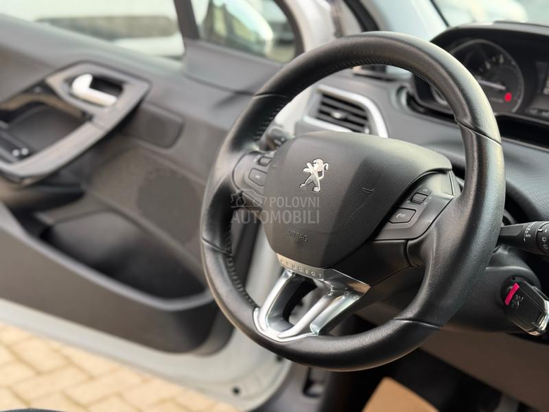 Peugeot 208 Style 1.2 PureTech