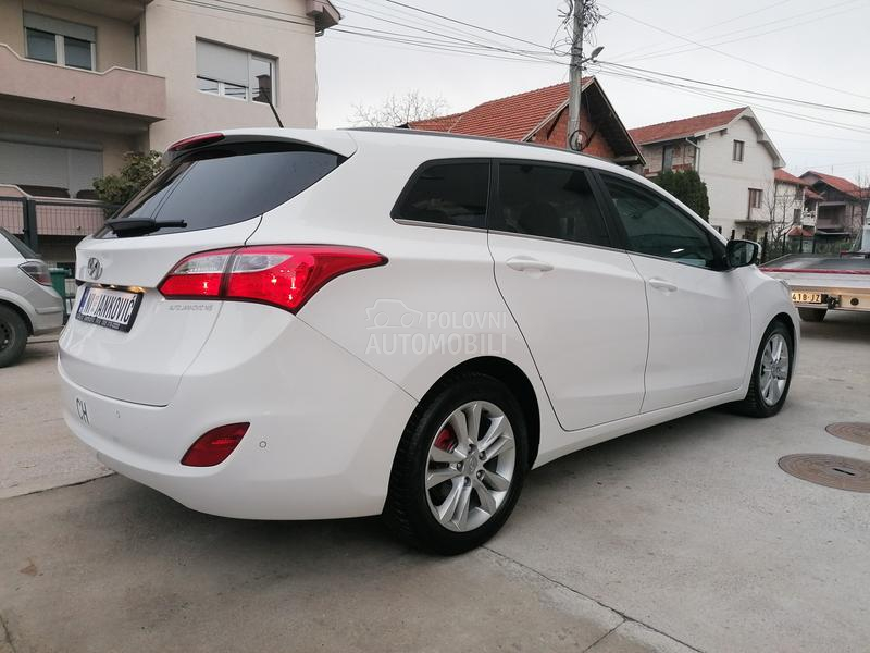 Hyundai i30 1.6crdi STYLE CH