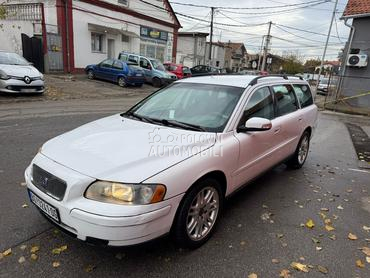Volvo V70 