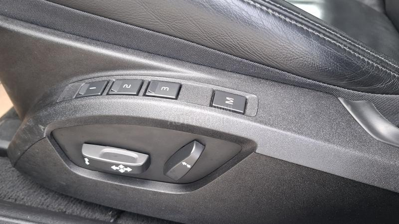 Volvo V40 P R E M I U M 1of1