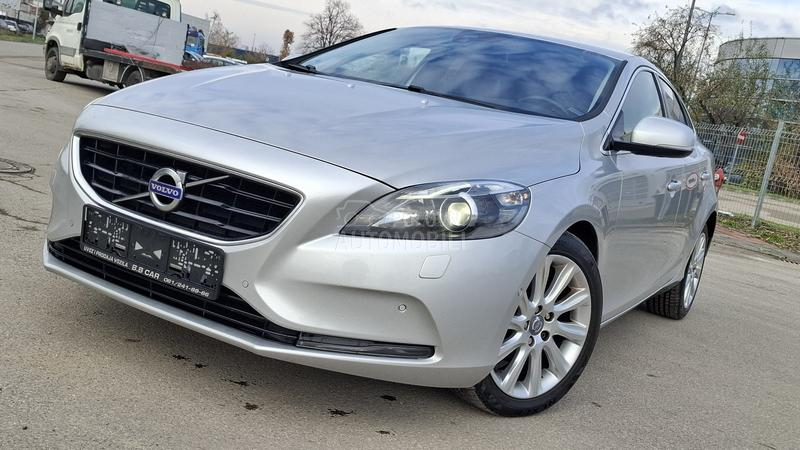 Volvo V40 P R E M I U M 1of1