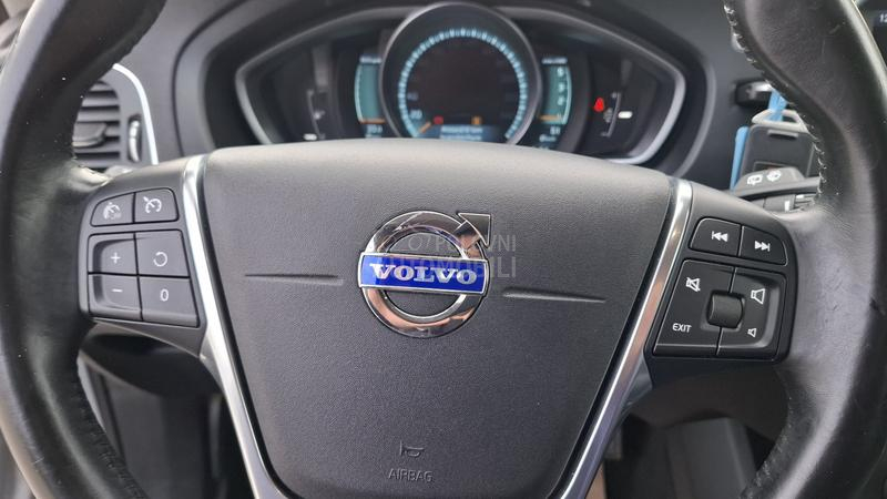 Volvo V40 P R E M I U M 1of1