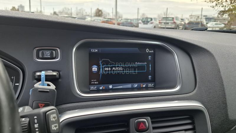 Volvo V40 P R E M I U M 1of1