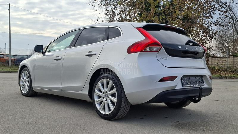 Volvo V40 P R E M I U M 1of1