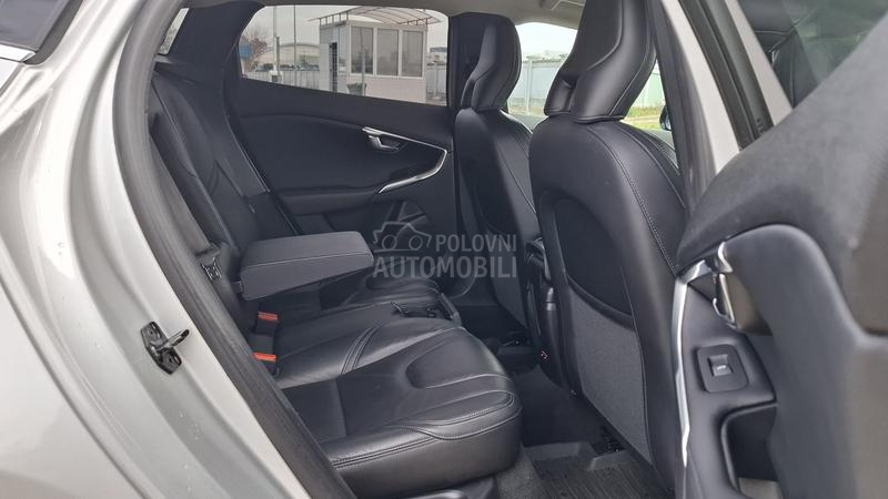 Volvo V40 P R E M I U M 1of1