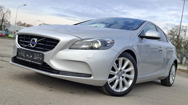 Volvo V40 P R E M I U M 1of1