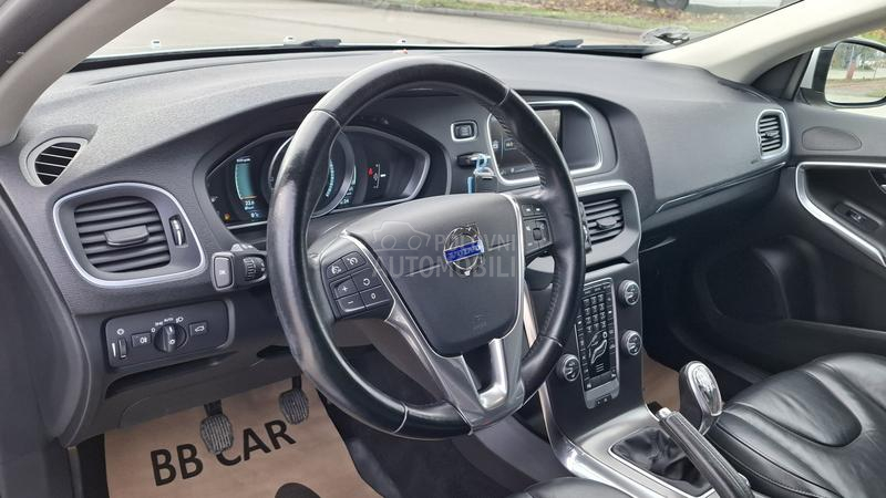 Volvo V40 P R E M I U M 1of1