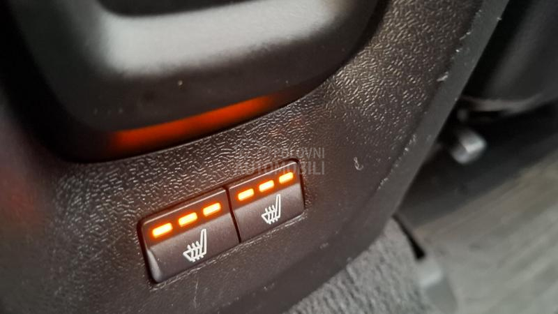 Volvo V40 P R E M I U M 1of1