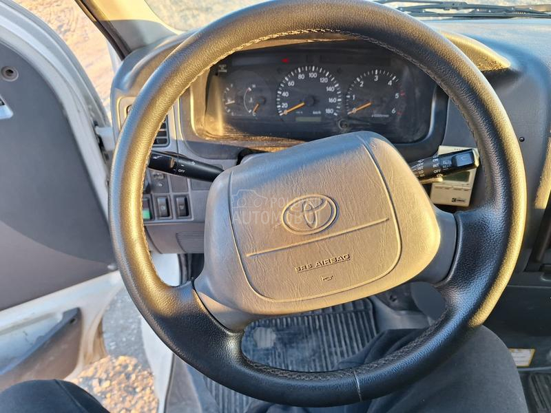 Toyota Hi-Ace 150 2.5 D 4x4