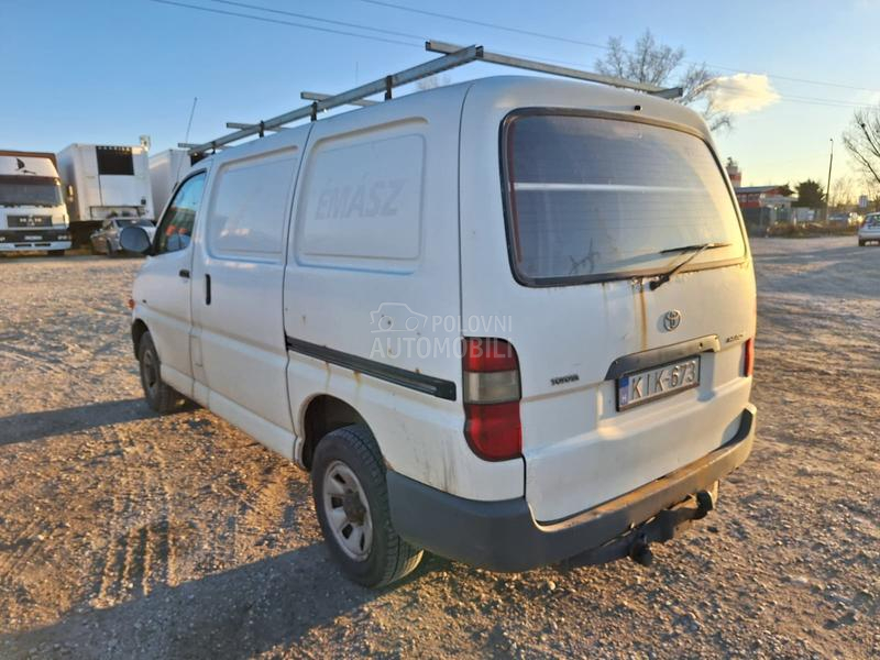 Toyota Hi-Ace 150 2.5 D 4x4