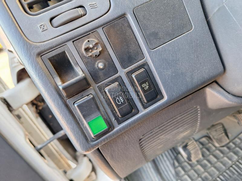 Toyota Hi-Ace 150 2.5 D 4x4