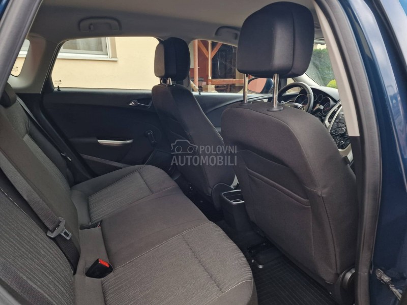 Opel Astra J 1.6 B E N Z I N