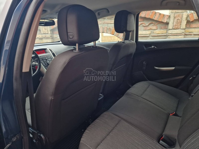 Opel Astra J 1.6 B E N Z I N