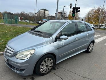 Mercedes Benz B 180 