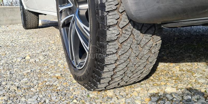 Volkswagen Transporter T5 2,0tdi long L2H1 org km