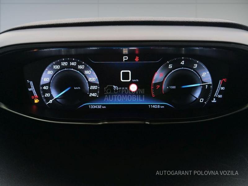 Peugeot 3008 1.2 ACTIVE A/T