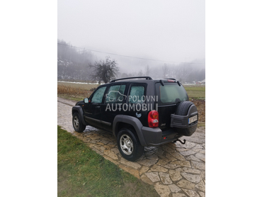 Jeep Liberty 2.5