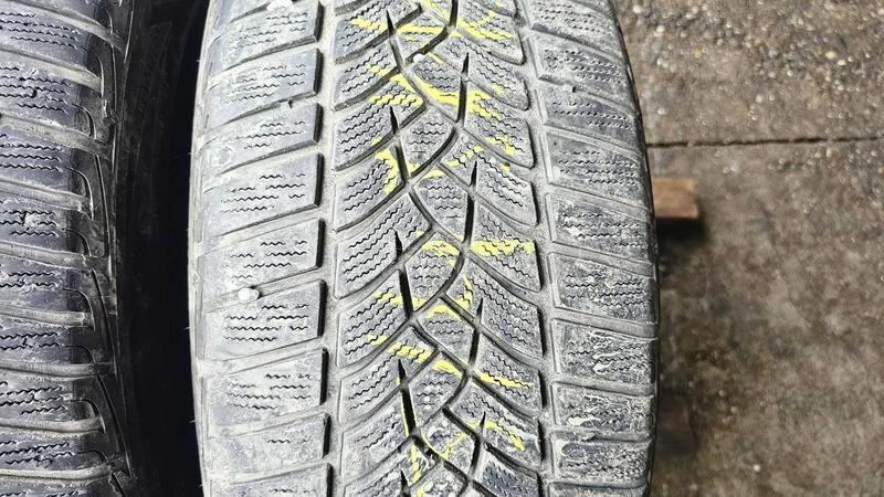 Goodyear 225/45 R18 Zimska