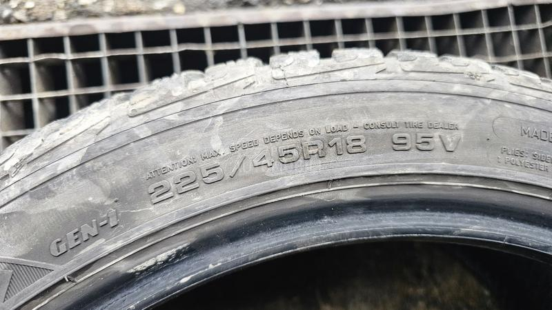 Goodyear 225/45 R18 Zimska
