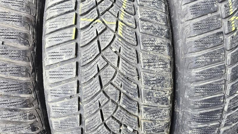 Goodyear 225/45 R18 Zimska