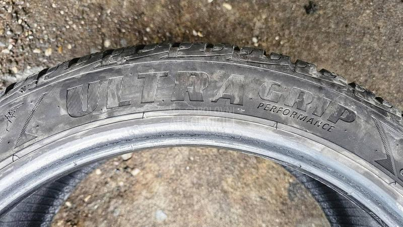 Goodyear 225/45 R18 Zimska